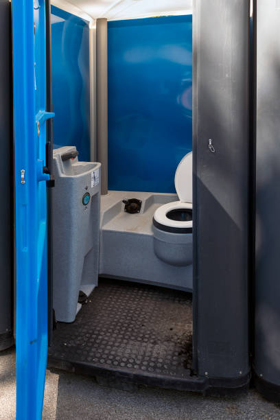Best Portable restroom trailer rental  in Franklin, MI